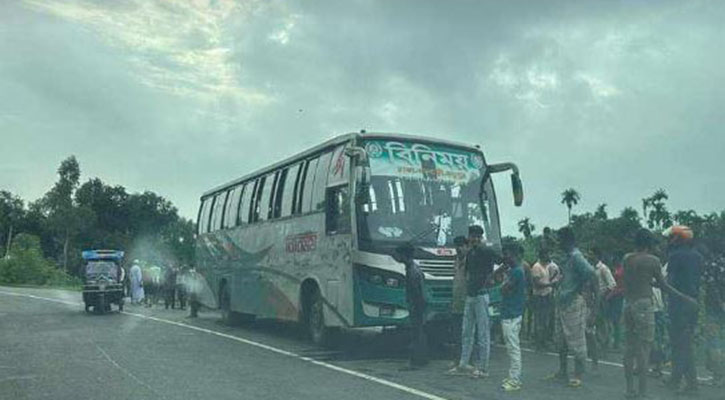 মধুপুরে বাসের চাপায় বাইকার নিহত